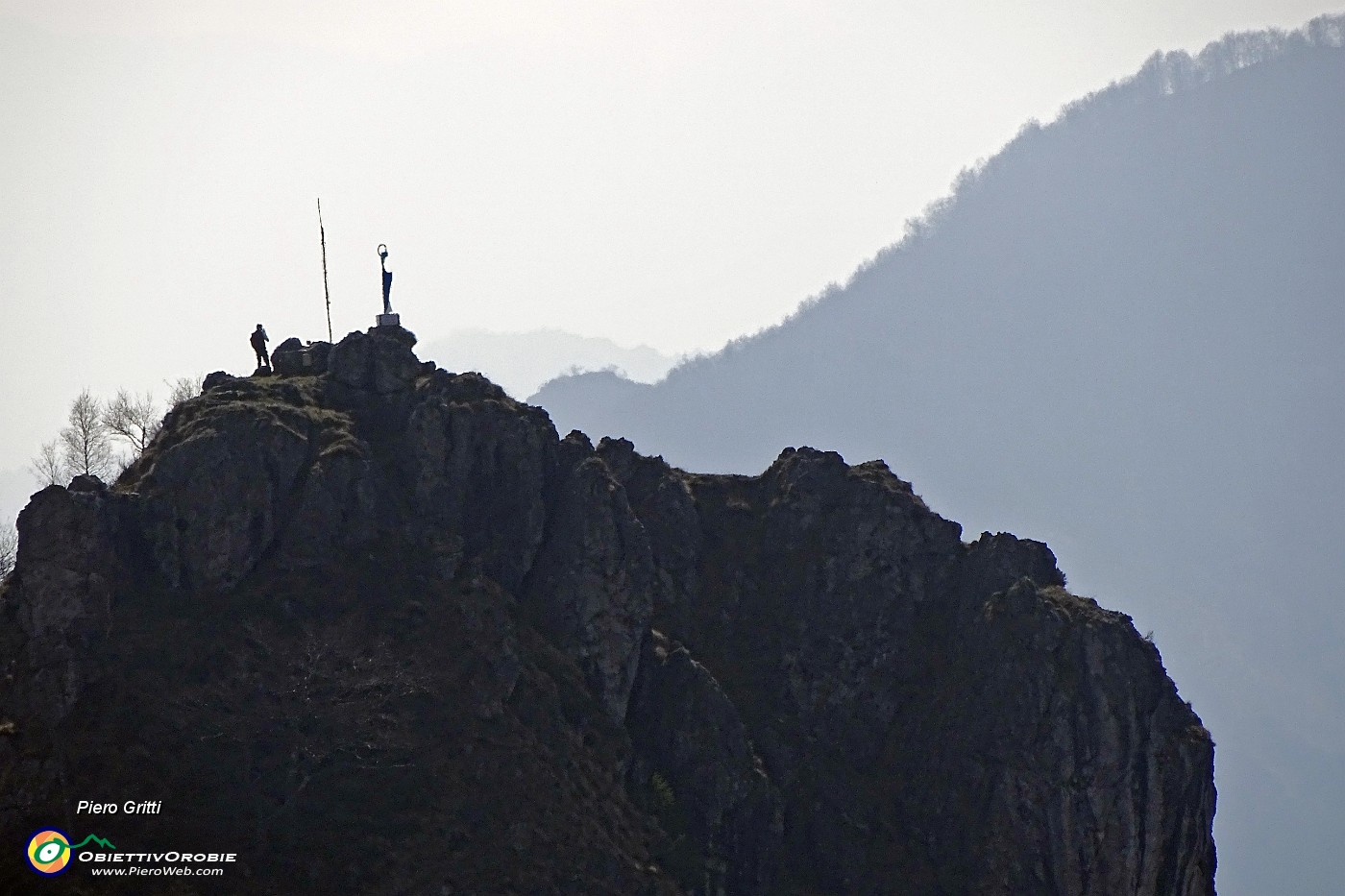 25 Corno Zuccone con Madonna delle cime (1458 m).JPG -                                